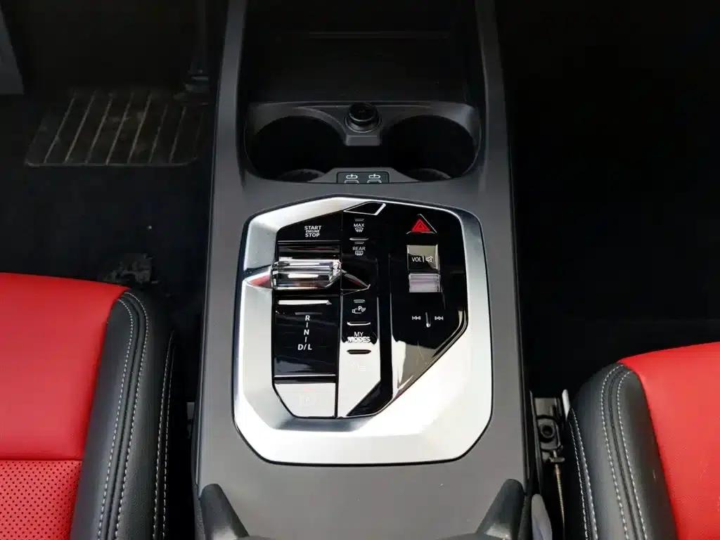 2025 BMW 2 Series 225L M Sport Shadow Edition — миниатюра 13