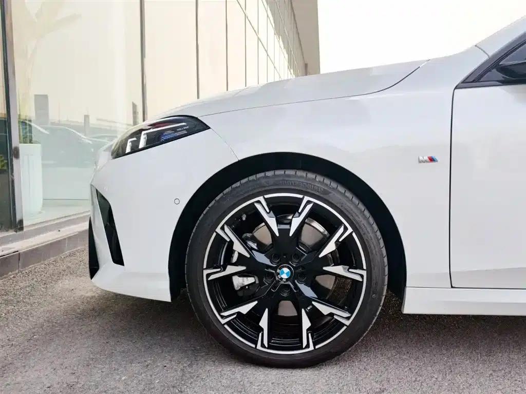2025 BMW 2 Series 225L M Sport Shadow Edition — миниатюра 5