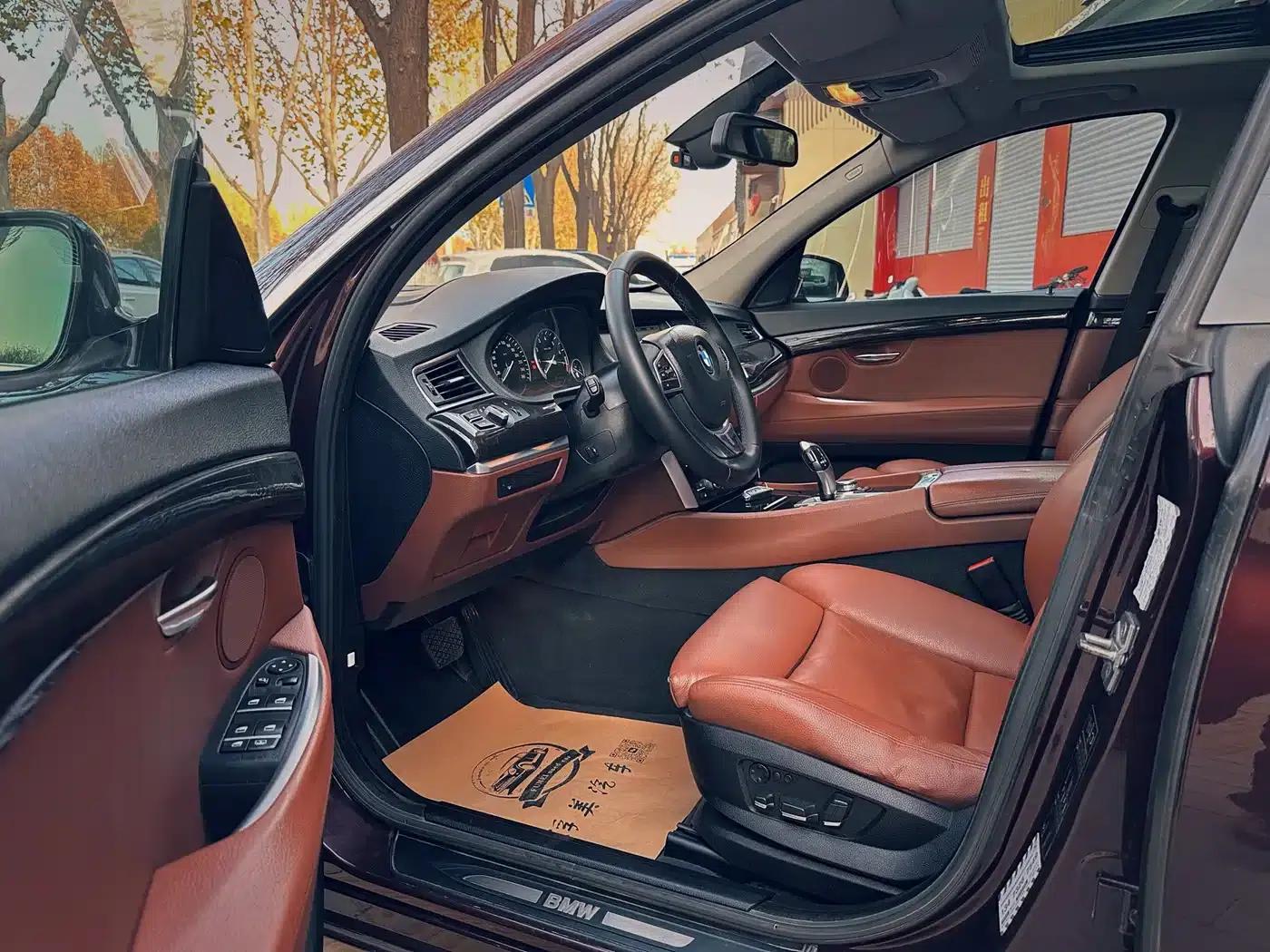 2011 BMW 5 Series GT 535i xDrive Luxury — миниатюра 14