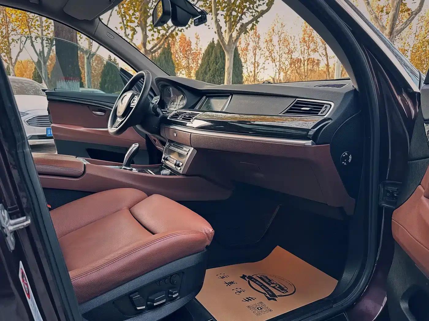 2011 BMW 5 Series GT 535i xDrive Luxury — миниатюра 15