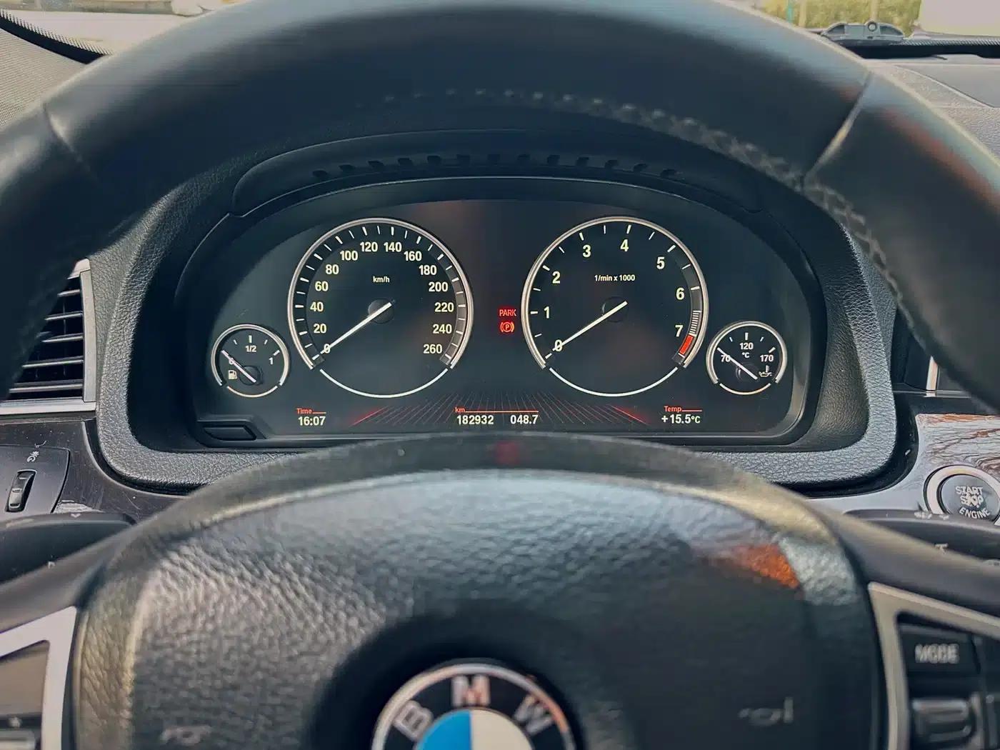 2011 BMW 5 Series GT 535i xDrive Luxury — миниатюра 17