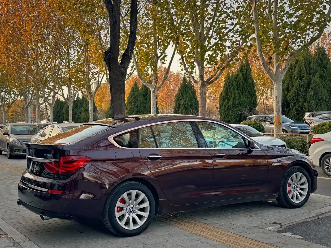 2011 BMW 5 Series GT 535i xDrive Luxury — миниатюра 4