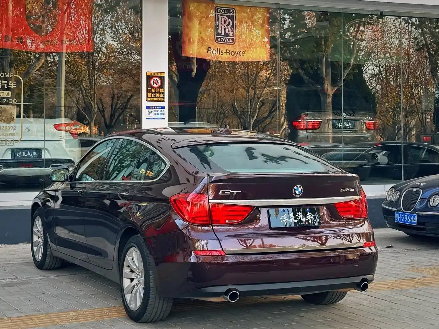 2011 BMW 5 Series GT 535i xDrive Luxury — миниатюра 7