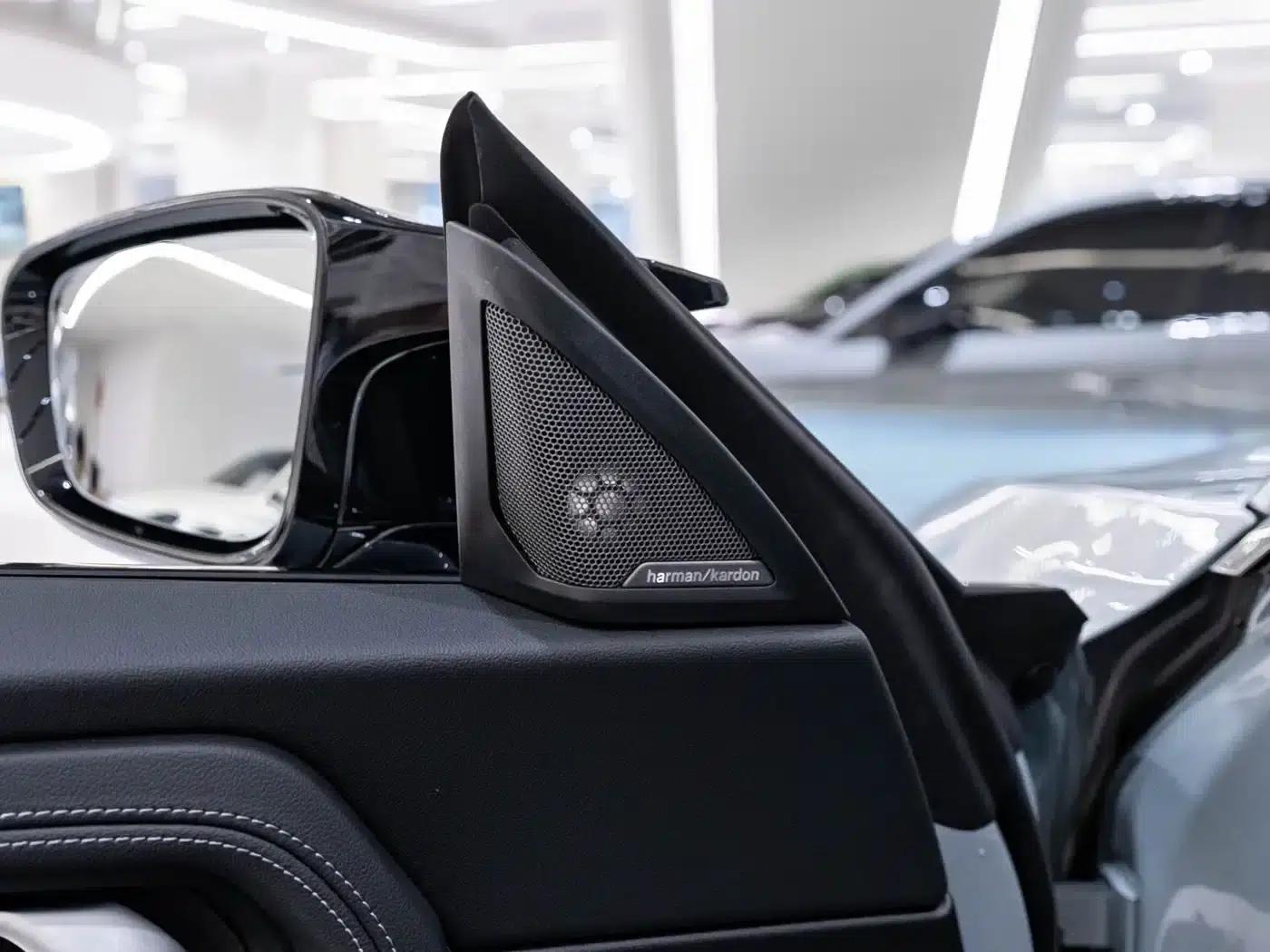 2023 BMW M2 — миниатюра 7