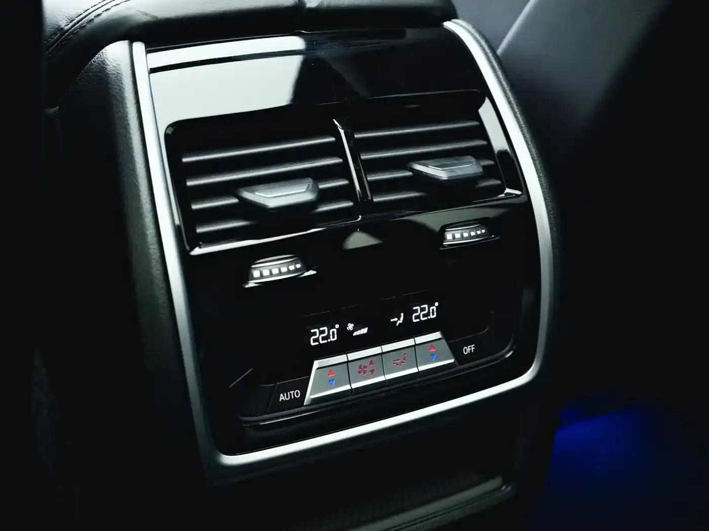 2020 BMW X5 M — миниатюра 23