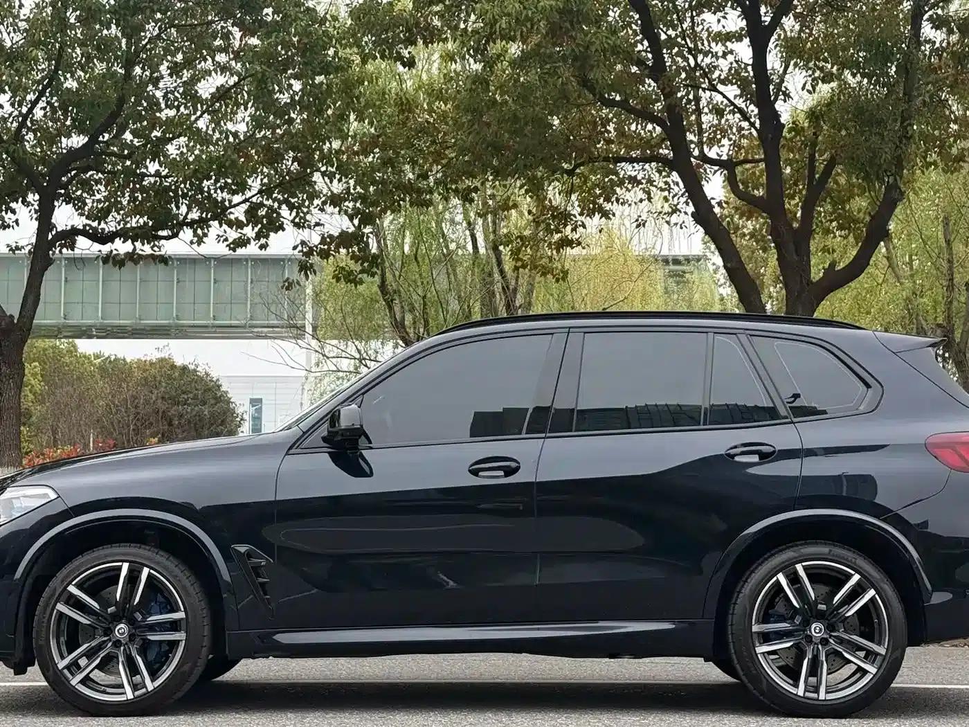 2022 BMW X5 M — миниатюра 3