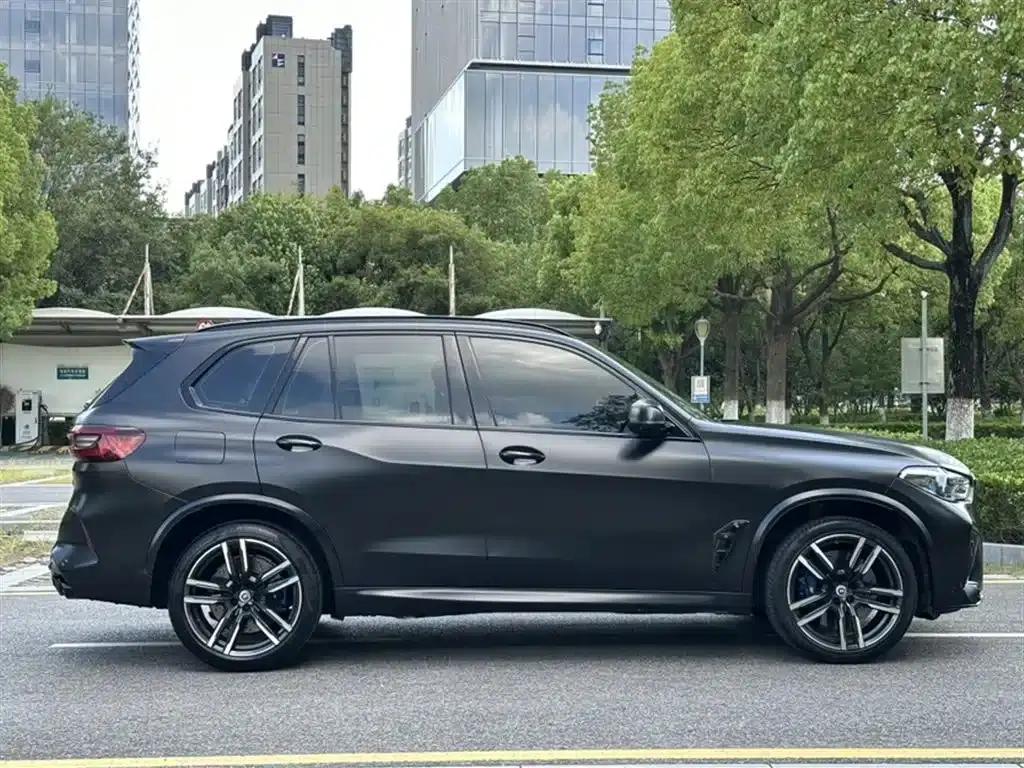 2022 BMW X5 M — миниатюра 25