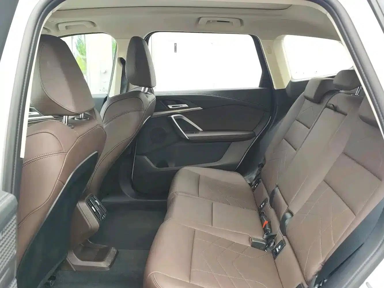BMW iX1 2025 eDrive25L M Sport Package — миниатюра 13