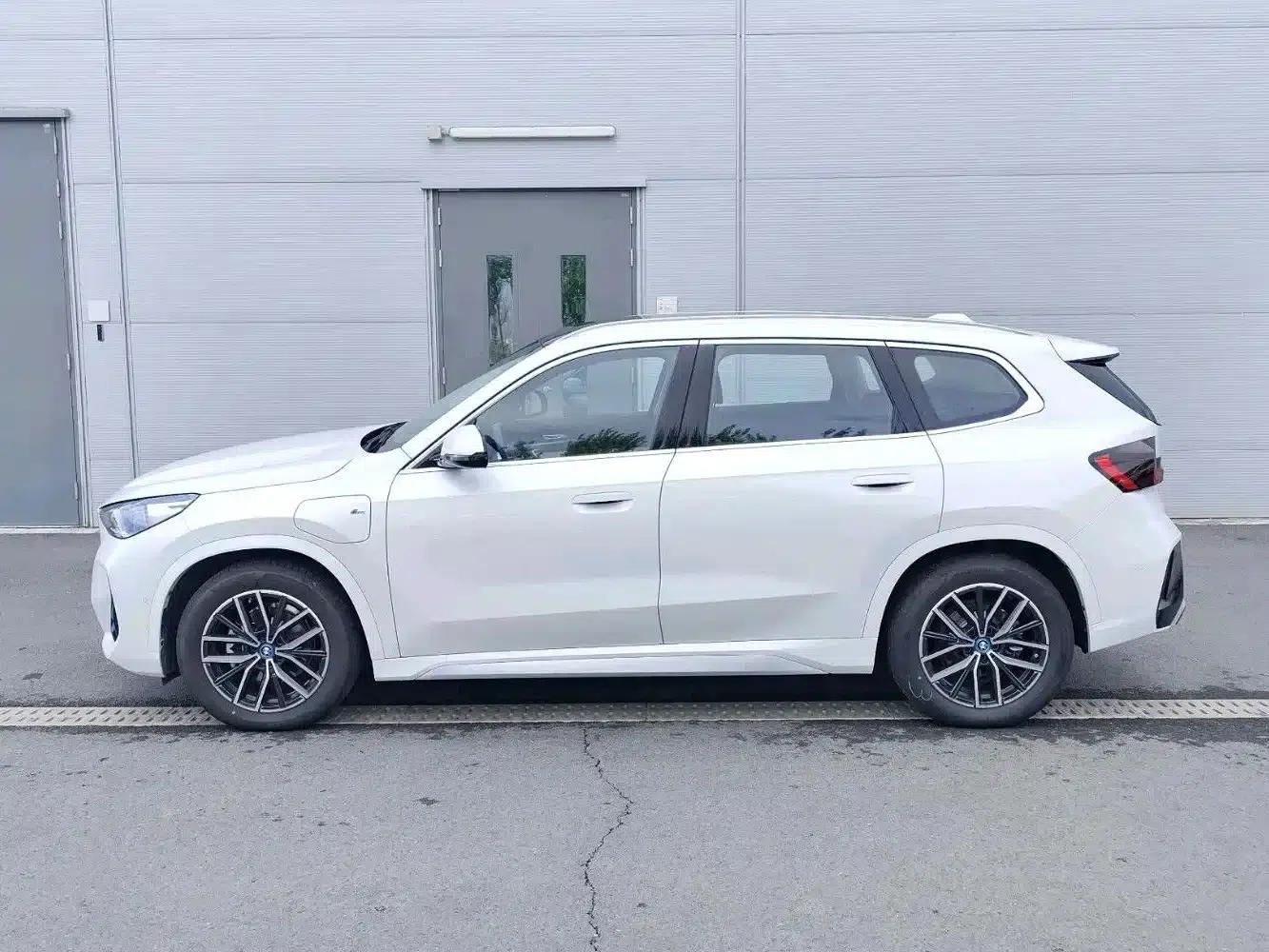 BMW iX1 2025 eDrive25L M Sport Package — миниатюра 3