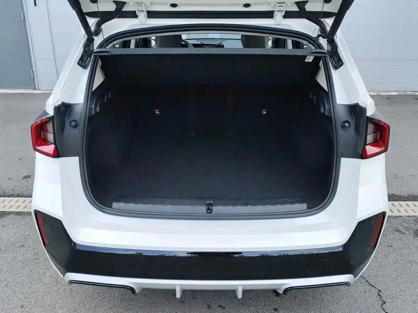 BMW iX1 2025 eDrive25L M Sport Package — миниатюра 7