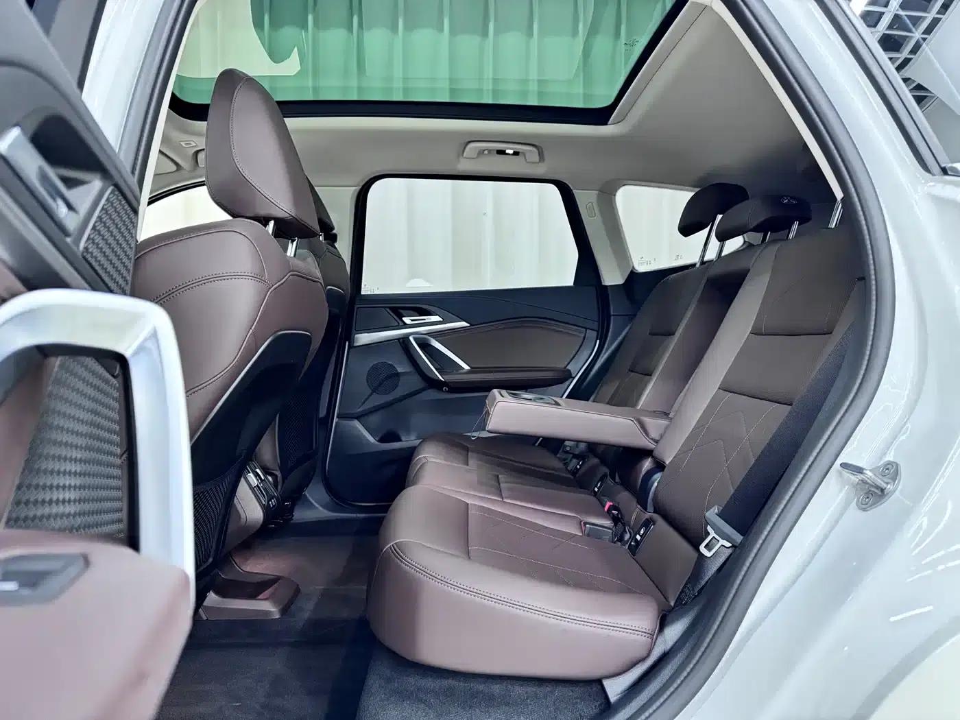 BMW iX1 2023 eDrive25L M Sport Package — миниатюра 6