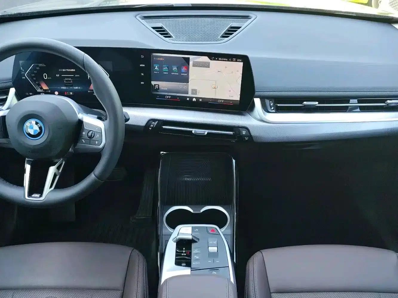 BMW iX1 2025 eDrive25L M Sport Package — миниатюра 4