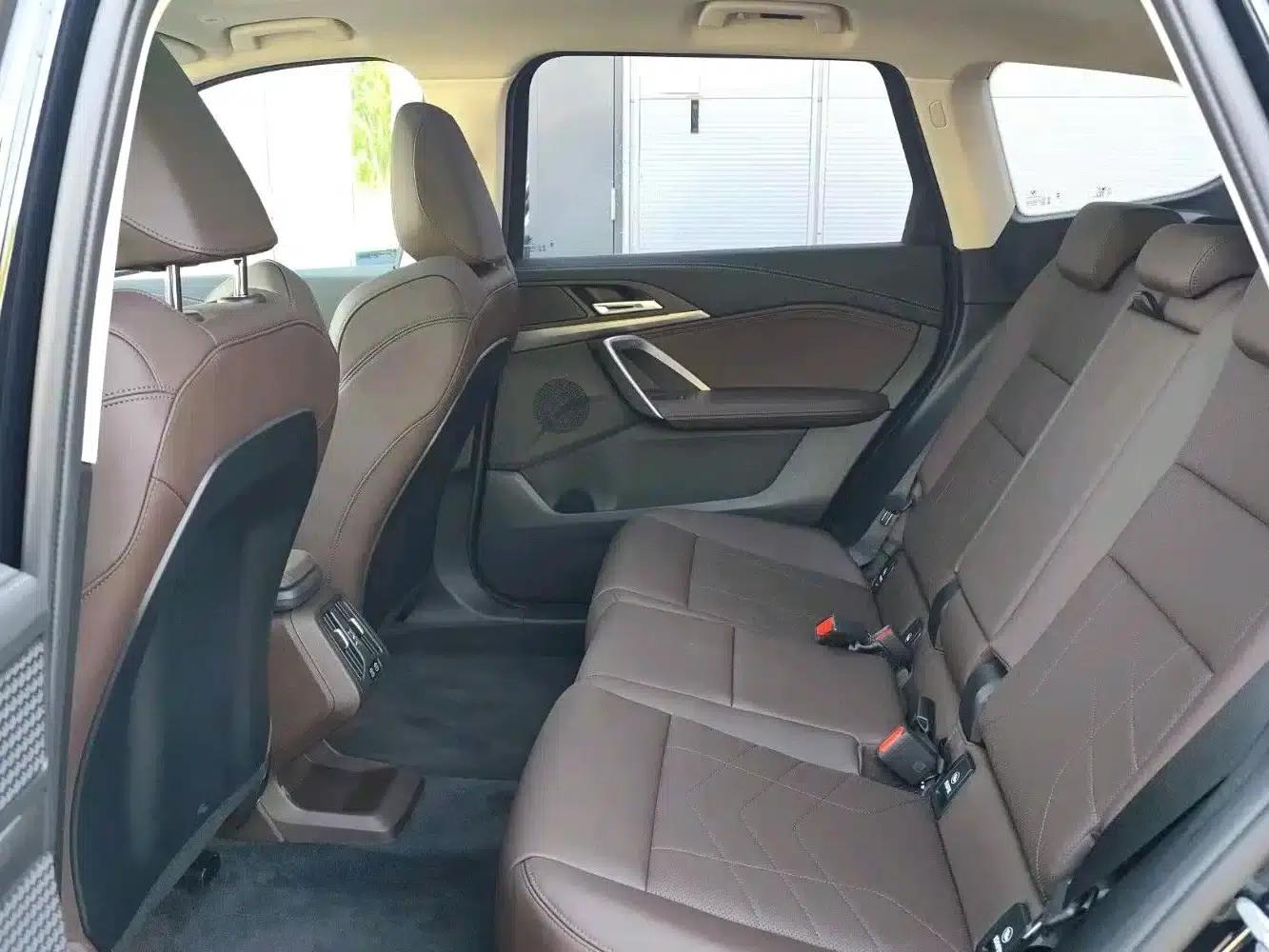 BMW iX1 2025 eDrive25L M Sport Package — миниатюра 6