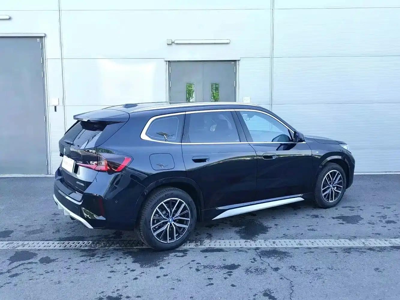 BMW iX1 2025 eDrive25L M Sport Package — миниатюра 8