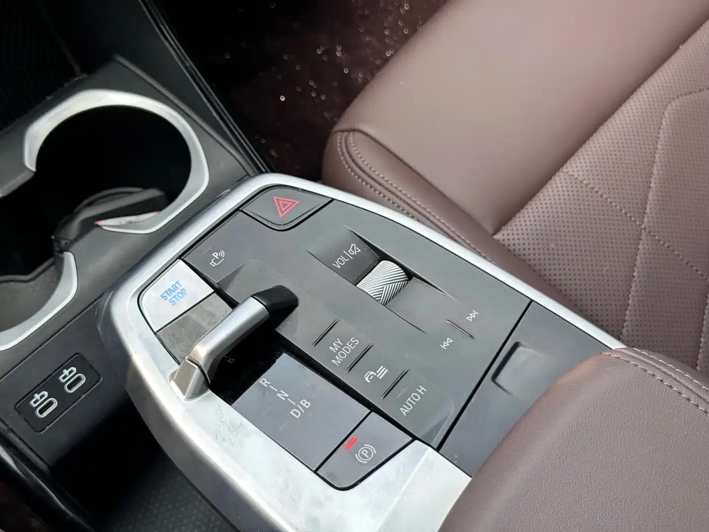 BMW iX1 2023 eDrive25L M Sport Package — миниатюра 6
