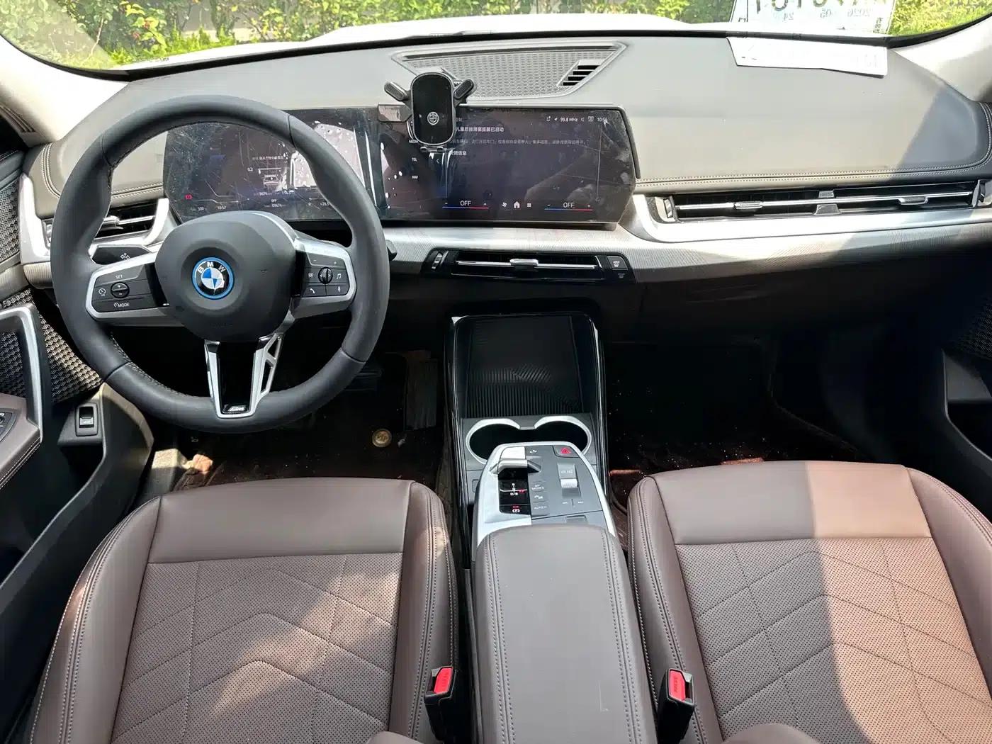 BMW iX1 2023 eDrive25L M Sport Package — миниатюра 7
