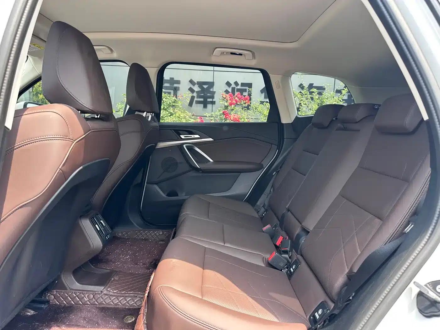 BMW iX1 2023 eDrive25L M Sport Package — миниатюра 8