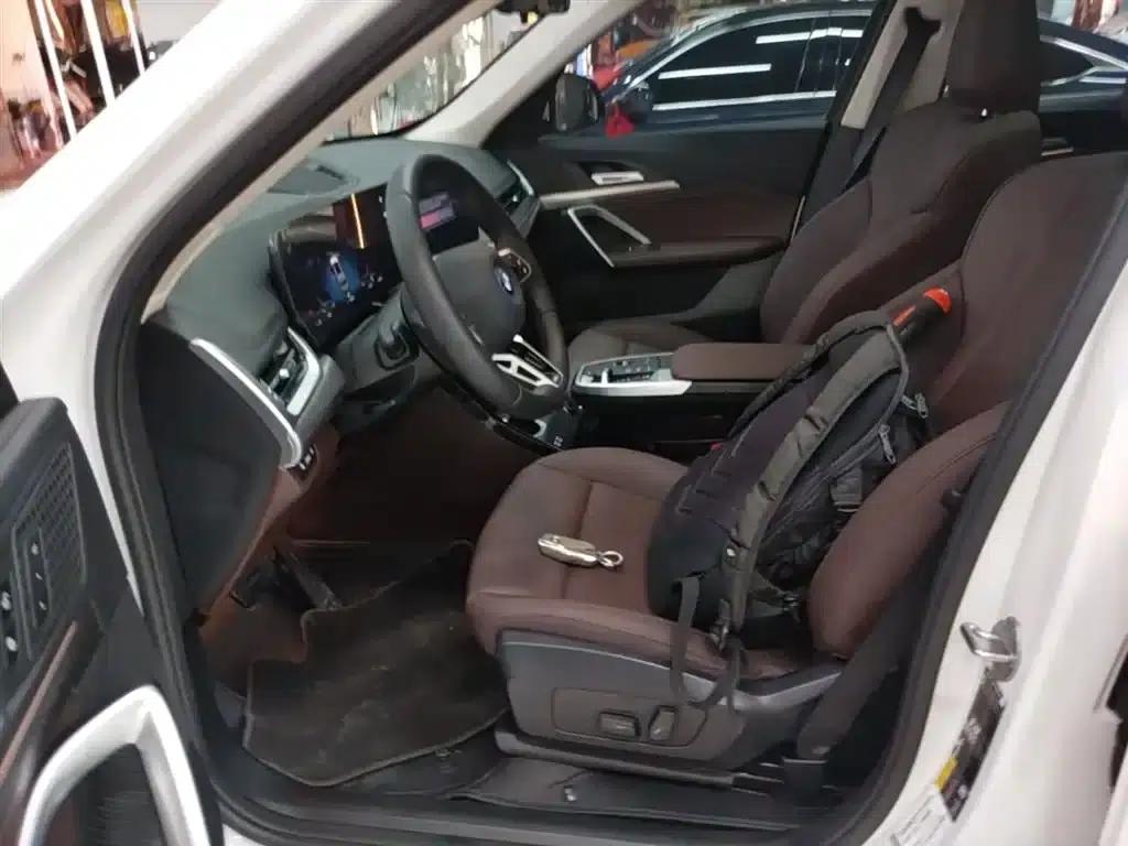 BMW iX1 2023 eDrive25L M Sport Package — миниатюра 15