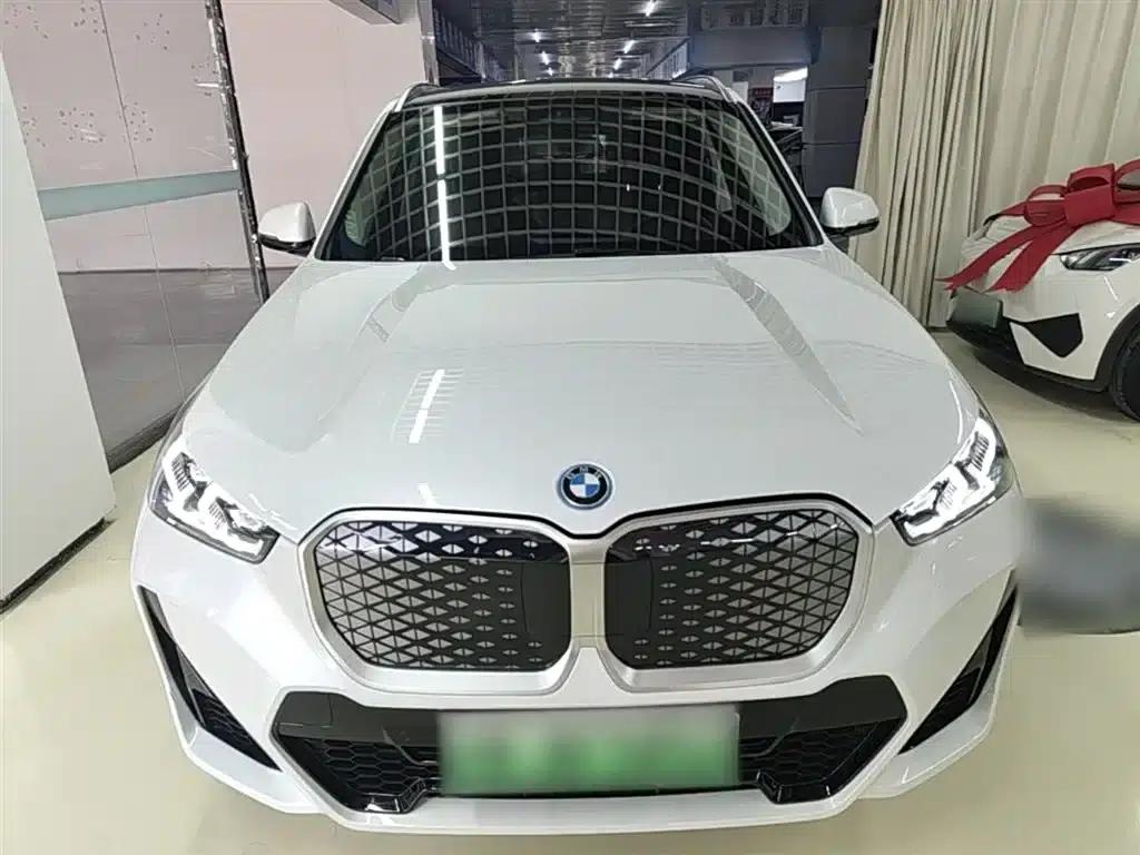 BMW iX1 2025 eDrive25L M Sport Package — миниатюра 3