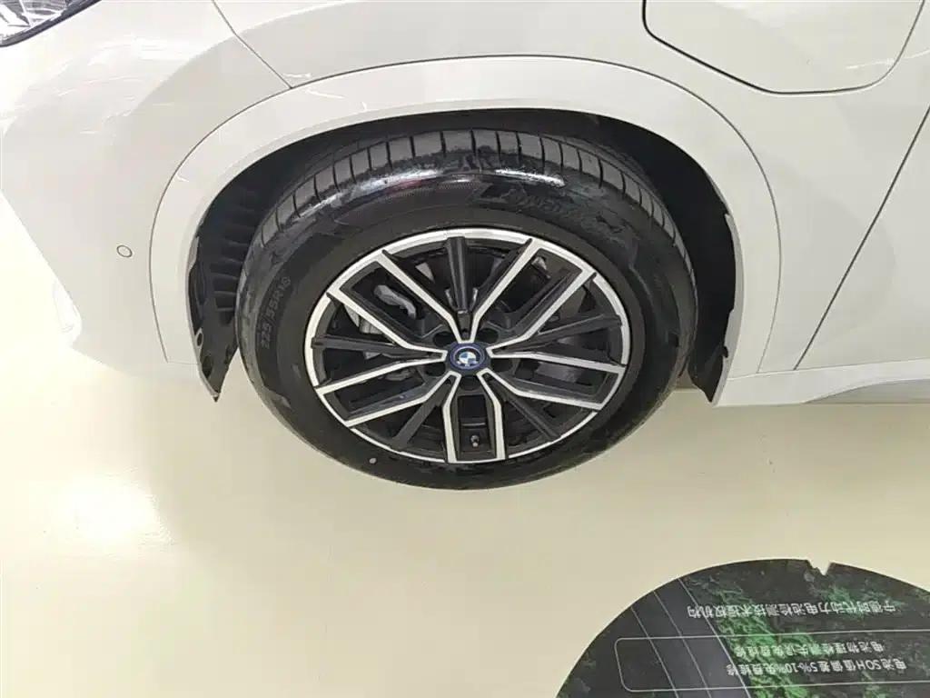BMW iX1 2025 eDrive25L M Sport Package — миниатюра 23