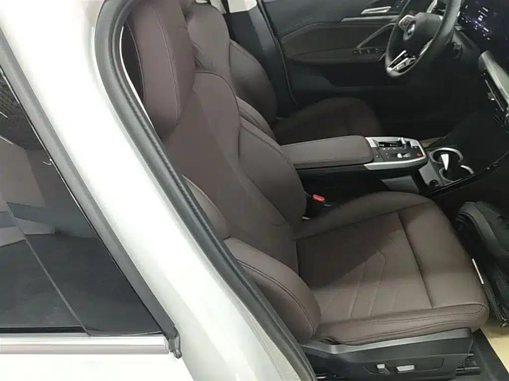 BMW iX1 2025 eDrive25L M Sport Package — миниатюра 25