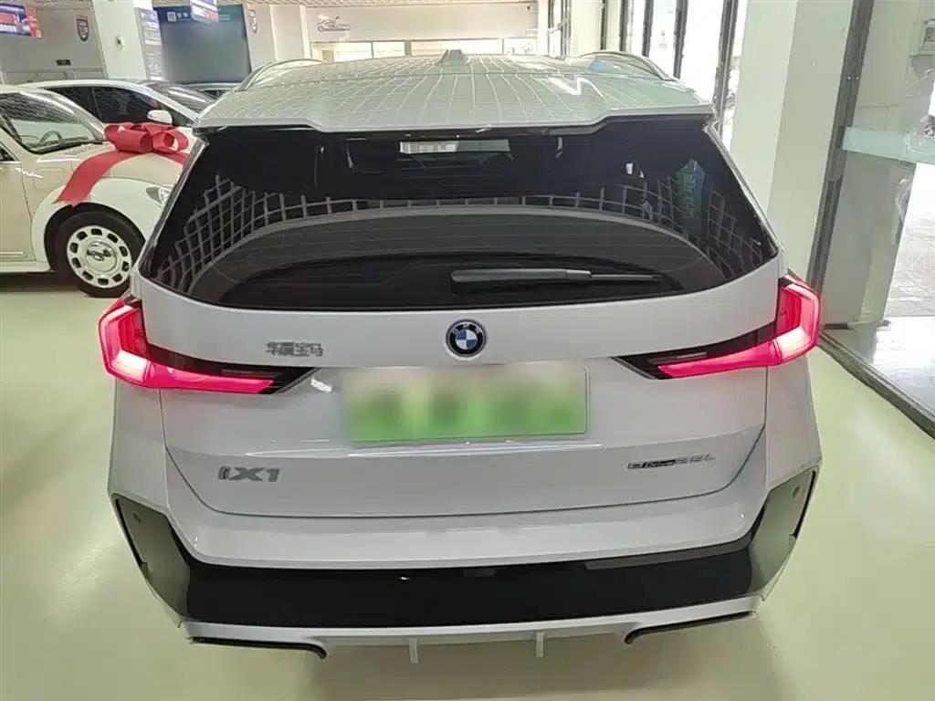 BMW iX1 2025 eDrive25L M Sport Package — миниатюра 6