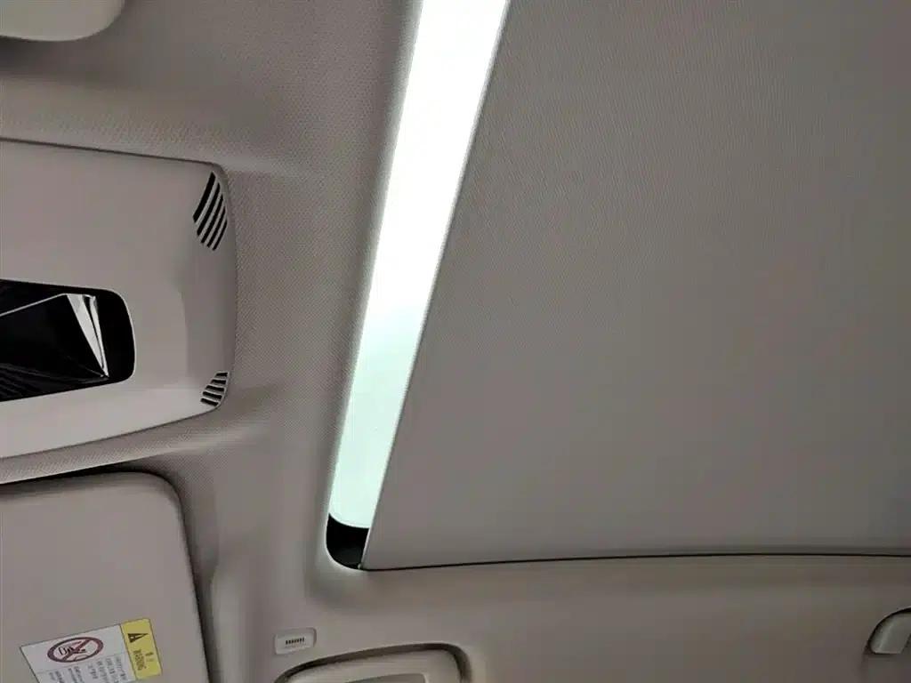 BMW iX1 2023 eDrive25L X Design Package — миниатюра 18