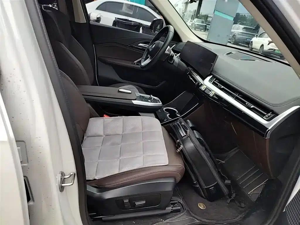 BMW iX1 2023 eDrive25L X Design Package — миниатюра 25