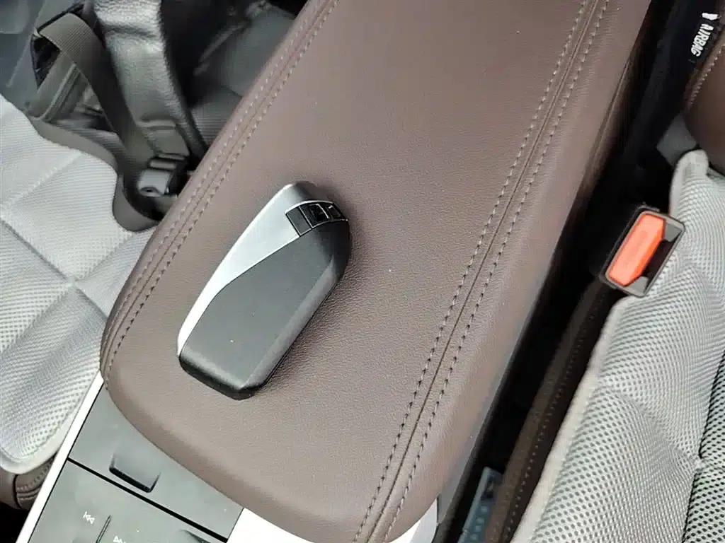 BMW iX1 2023 eDrive25L X Design Package — миниатюра 9