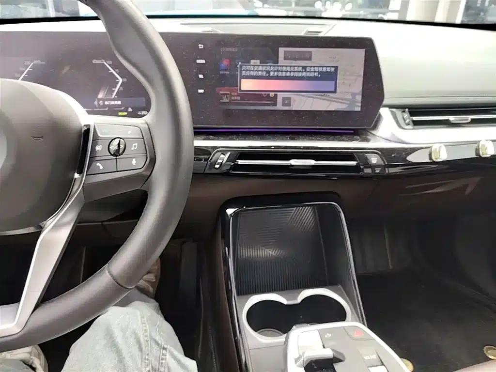 BMW iX1 2023 eDrive25L X Design Package — миниатюра 10