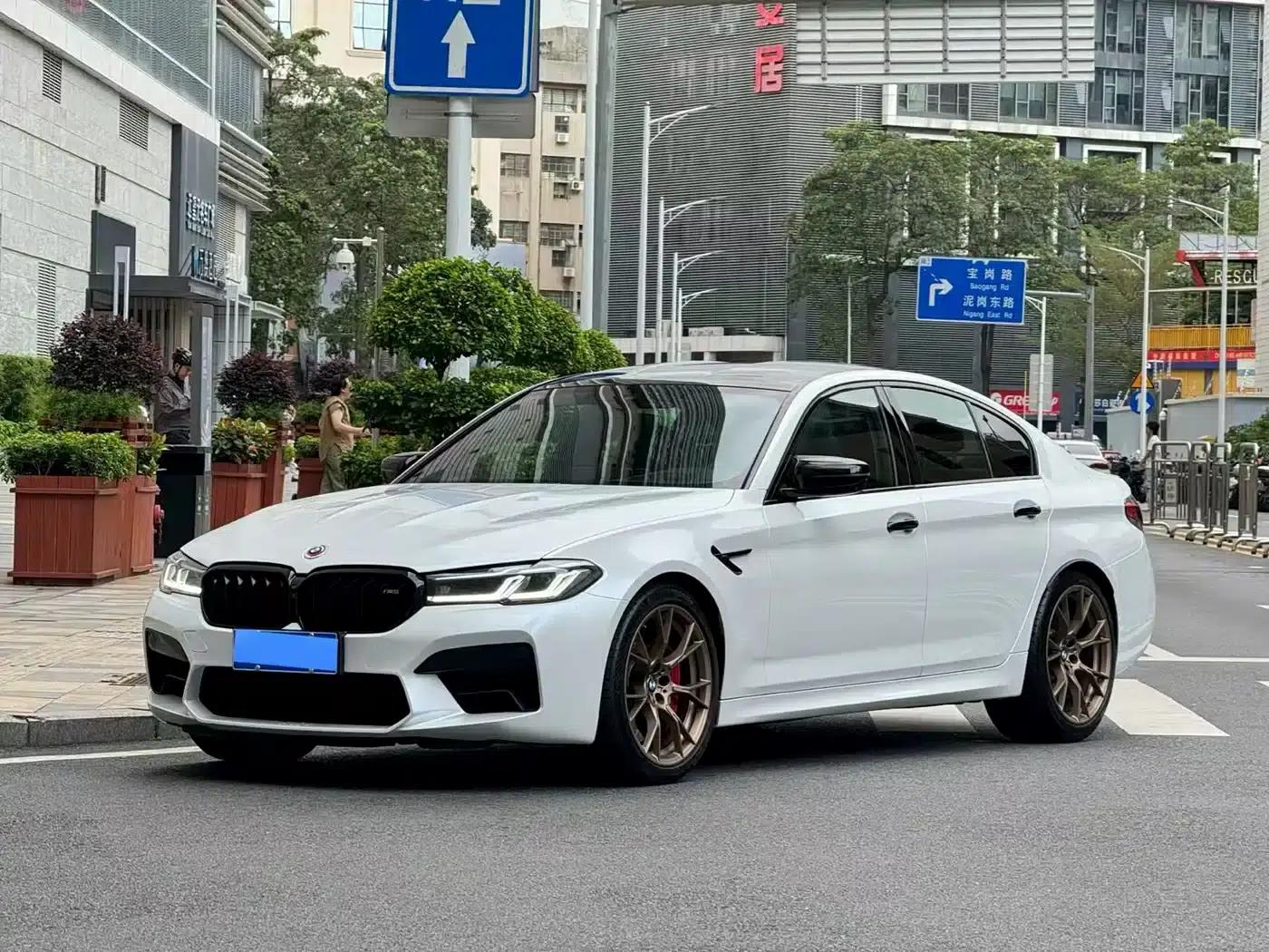 2021 BMW M5 — миниатюра 1