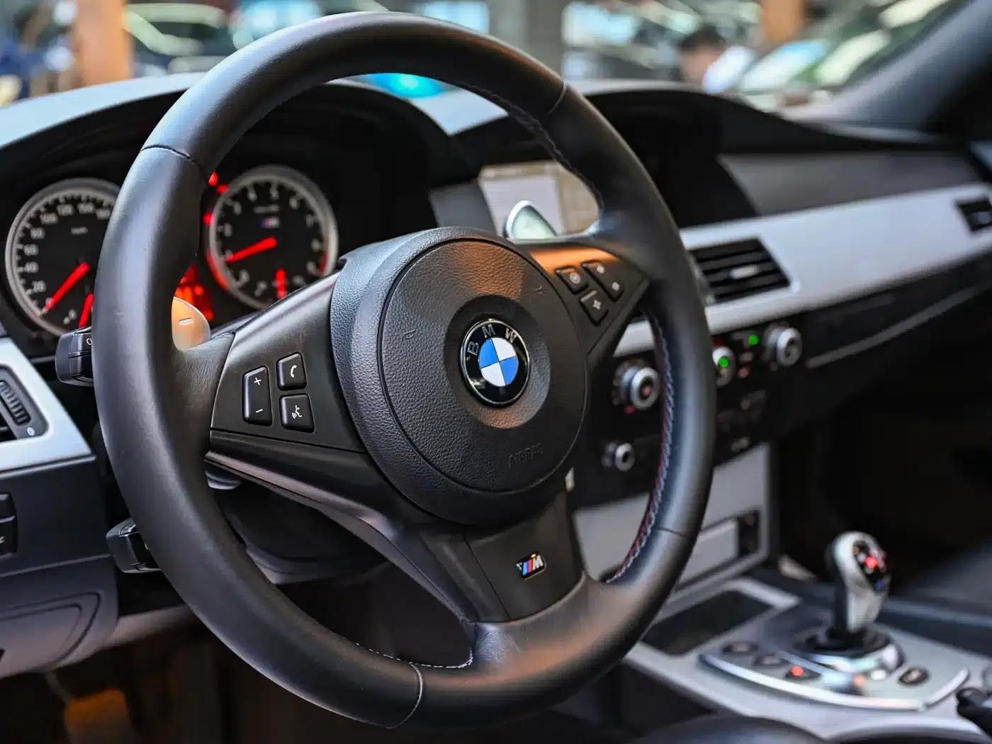 BMW M5 2005 — миниатюра 8