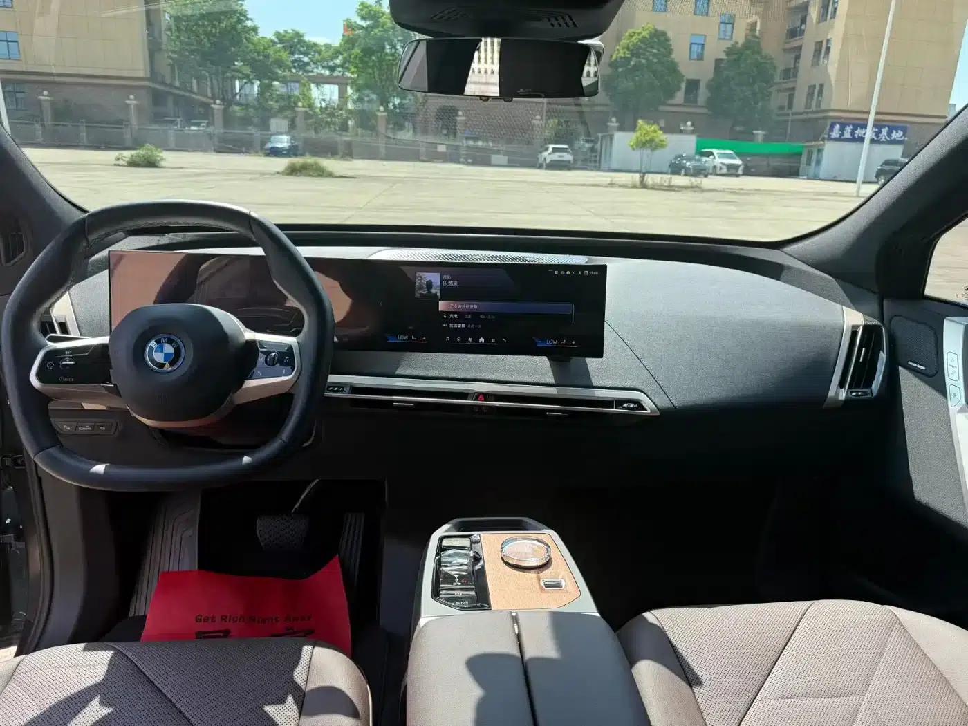 BMW iX 2023 xDrive40 — миниатюра 4