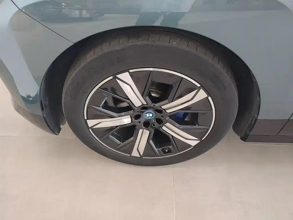 BMW iX 2022 xDrive40 — миниатюра 23