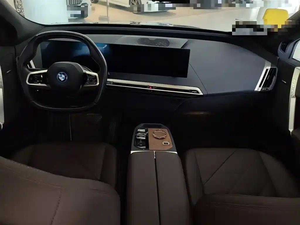 BMW iX 2022 xDrive40 — миниатюра 10