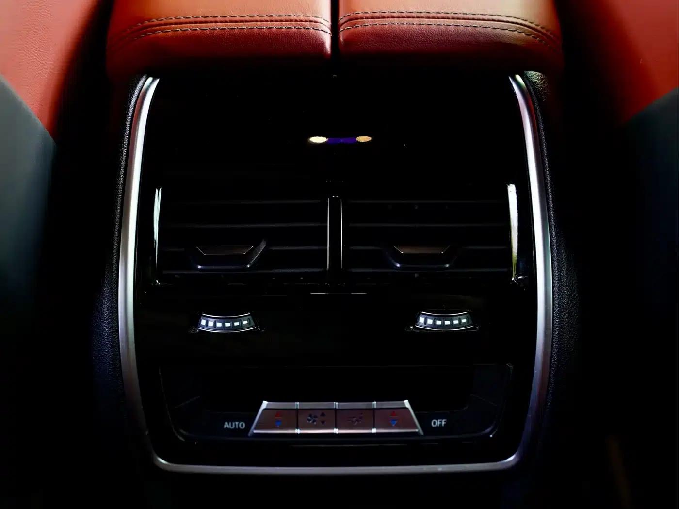2022 BMW X6 M — миниатюра 12