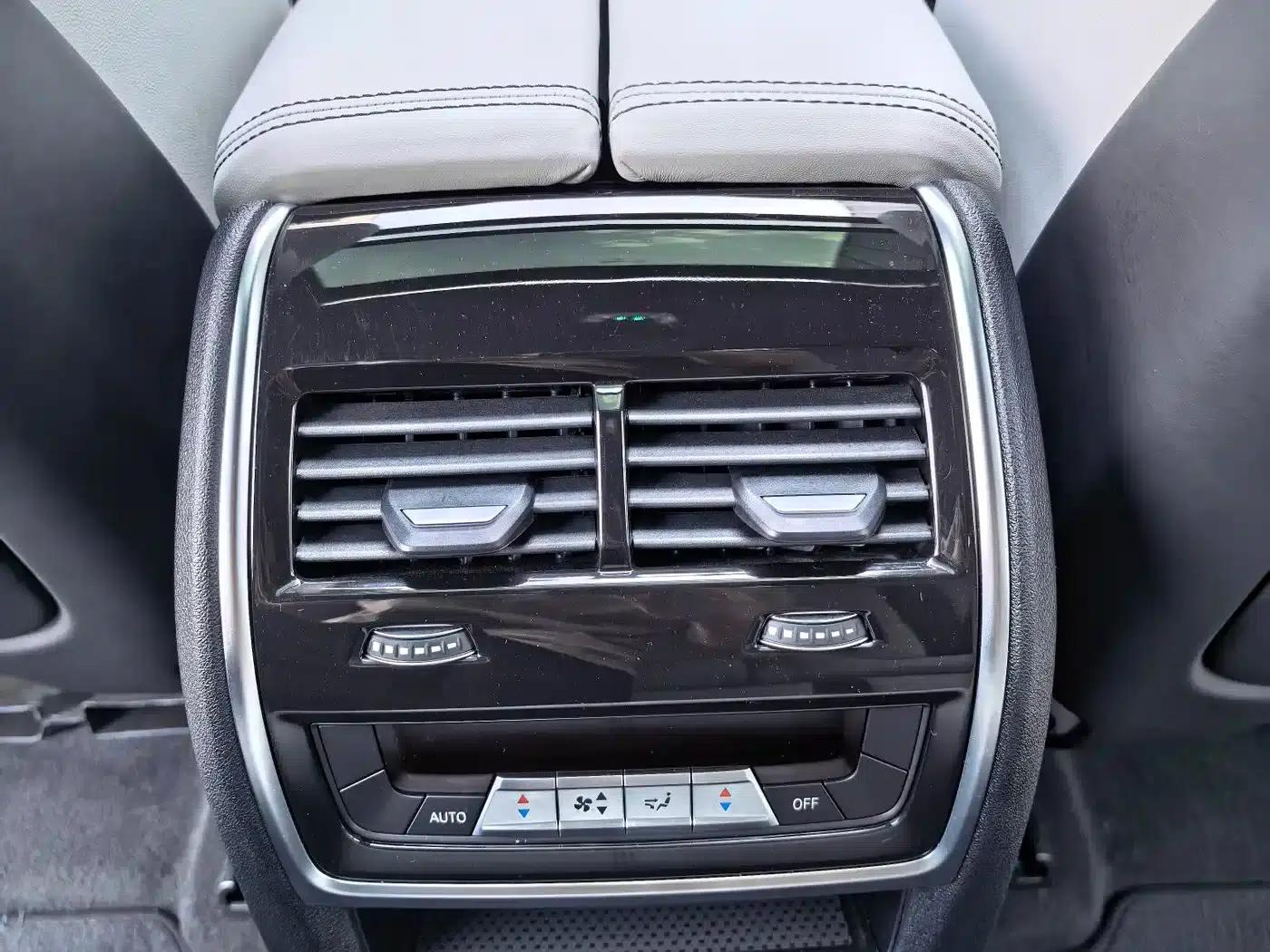 2022 BMW X6 M — миниатюра 23