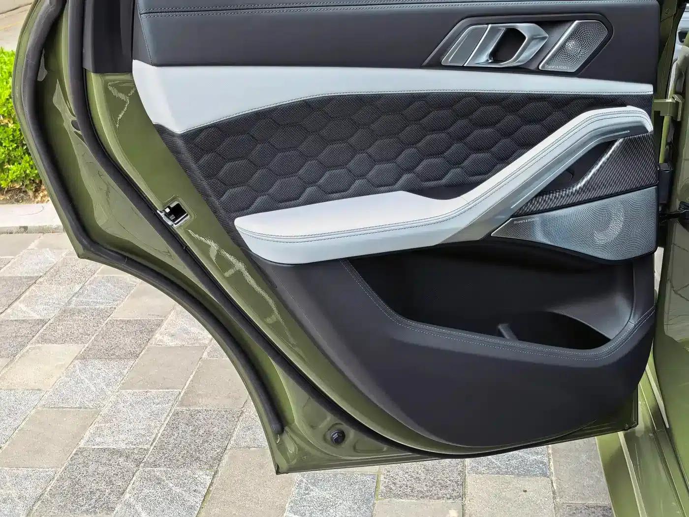 2022 BMW X6 M — миниатюра 24