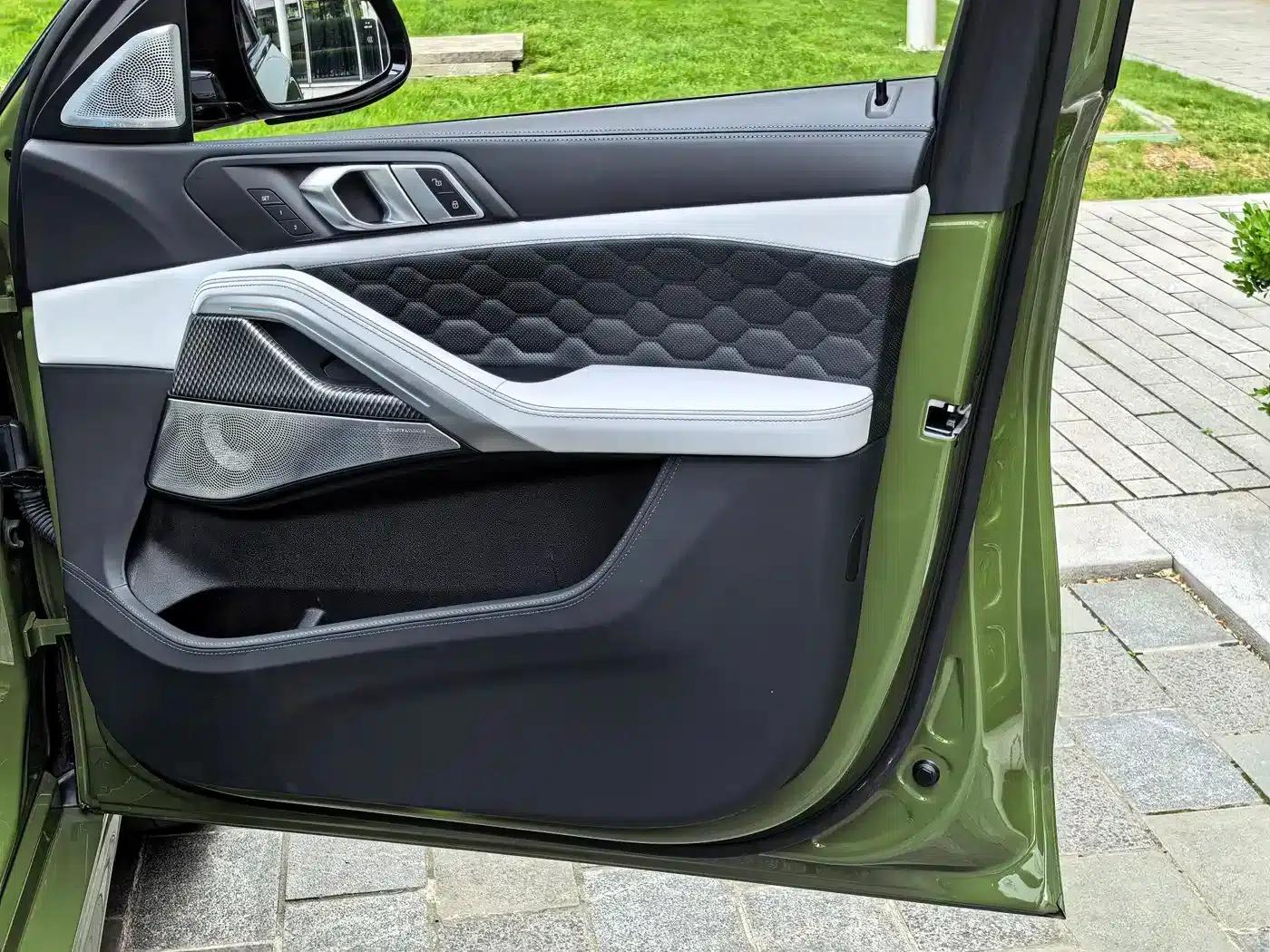 2022 BMW X6 M — миниатюра 44