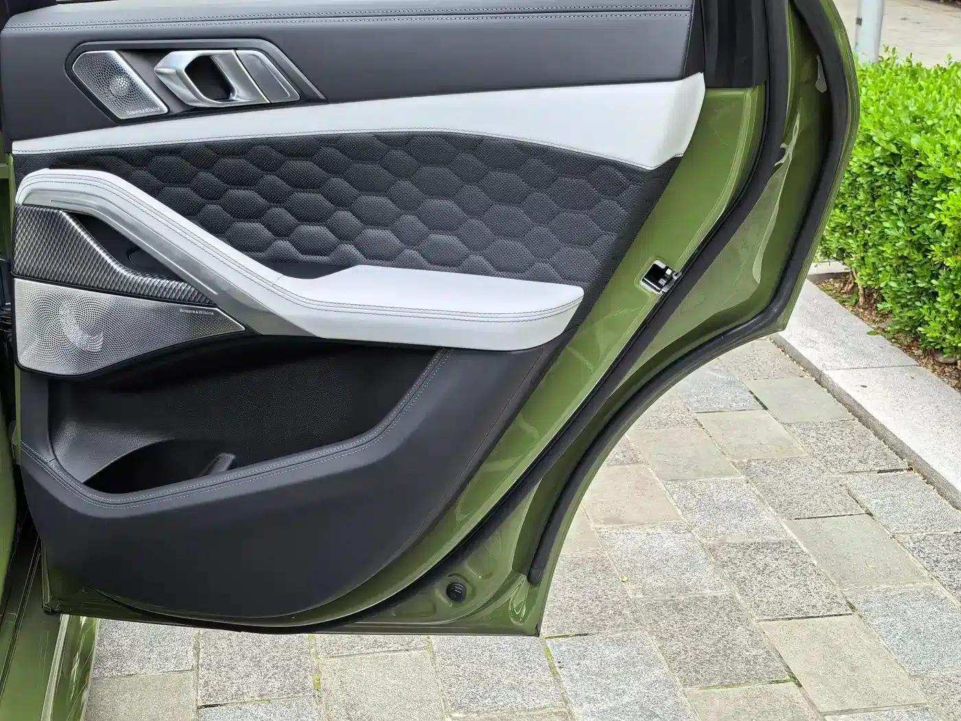 2022 BMW X6 M — миниатюра 45