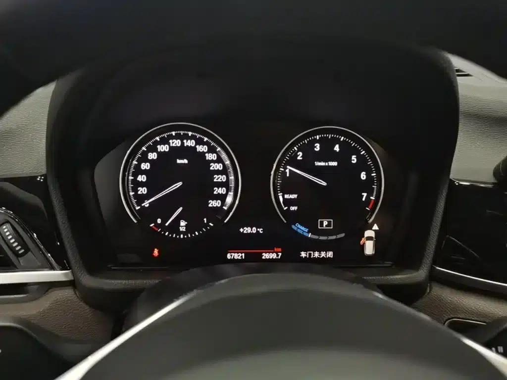 BMW X1 PHEV 2020 xDrive30Le Premium — миниатюра 12