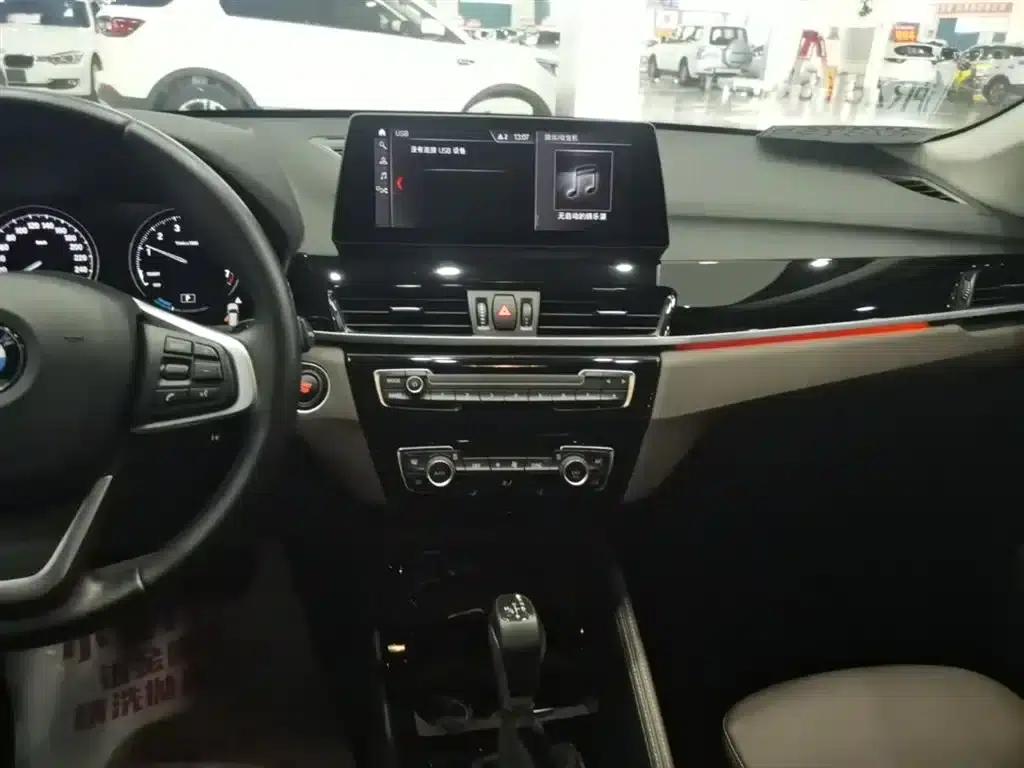 BMW X1 PHEV 2020 xDrive30Le Premium — миниатюра 13