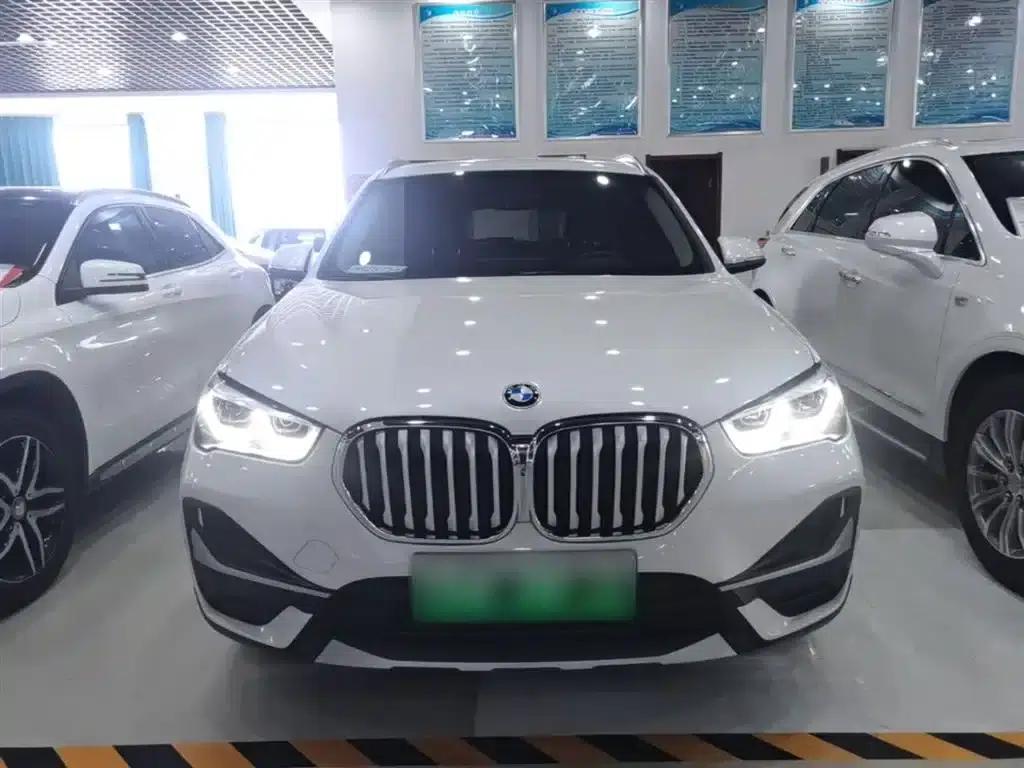 BMW X1 PHEV 2020 xDrive30Le Premium — миниатюра 3