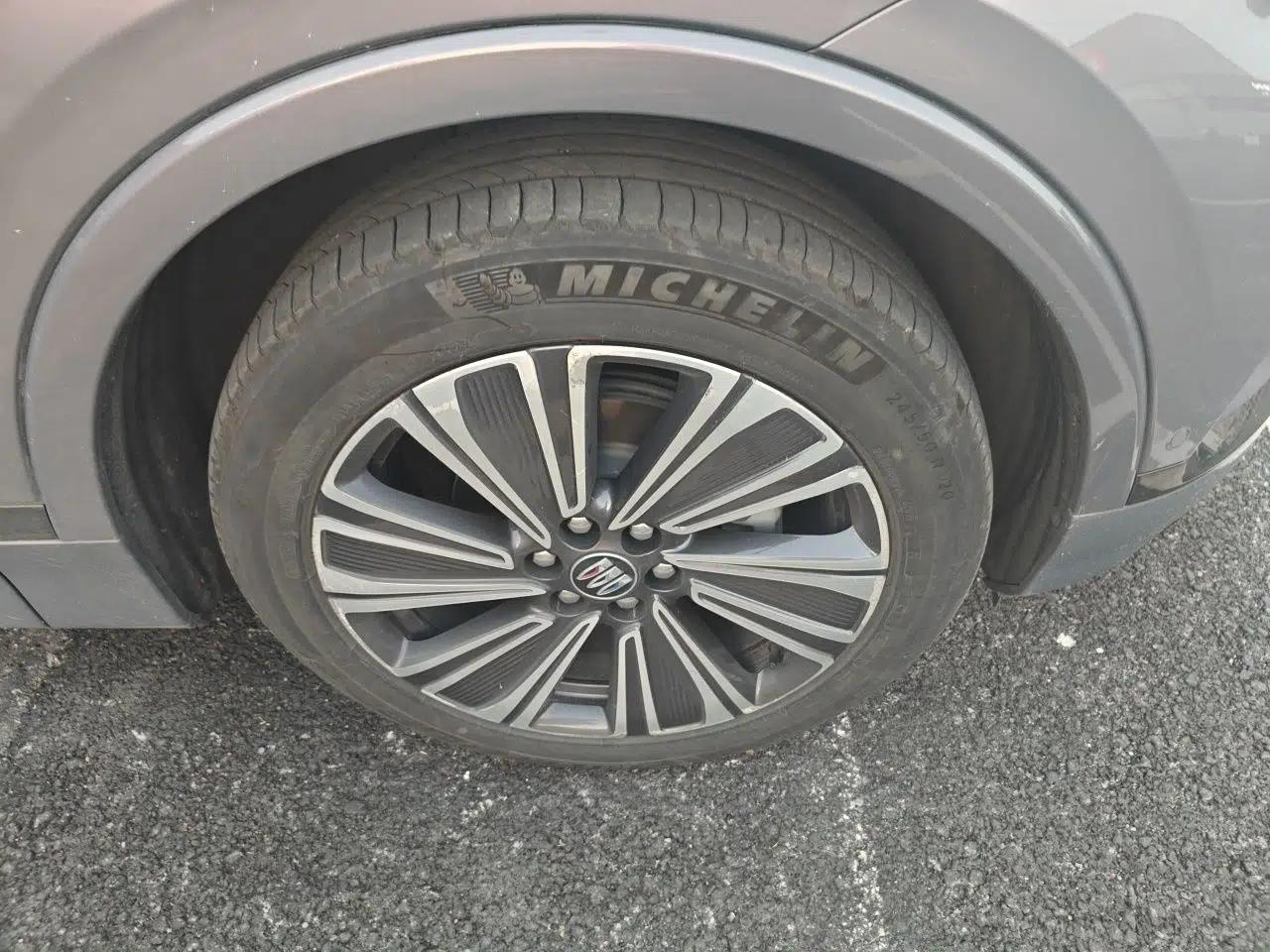 Buick E5 2023 Zhenxiang Standard Range Edition — миниатюра 5