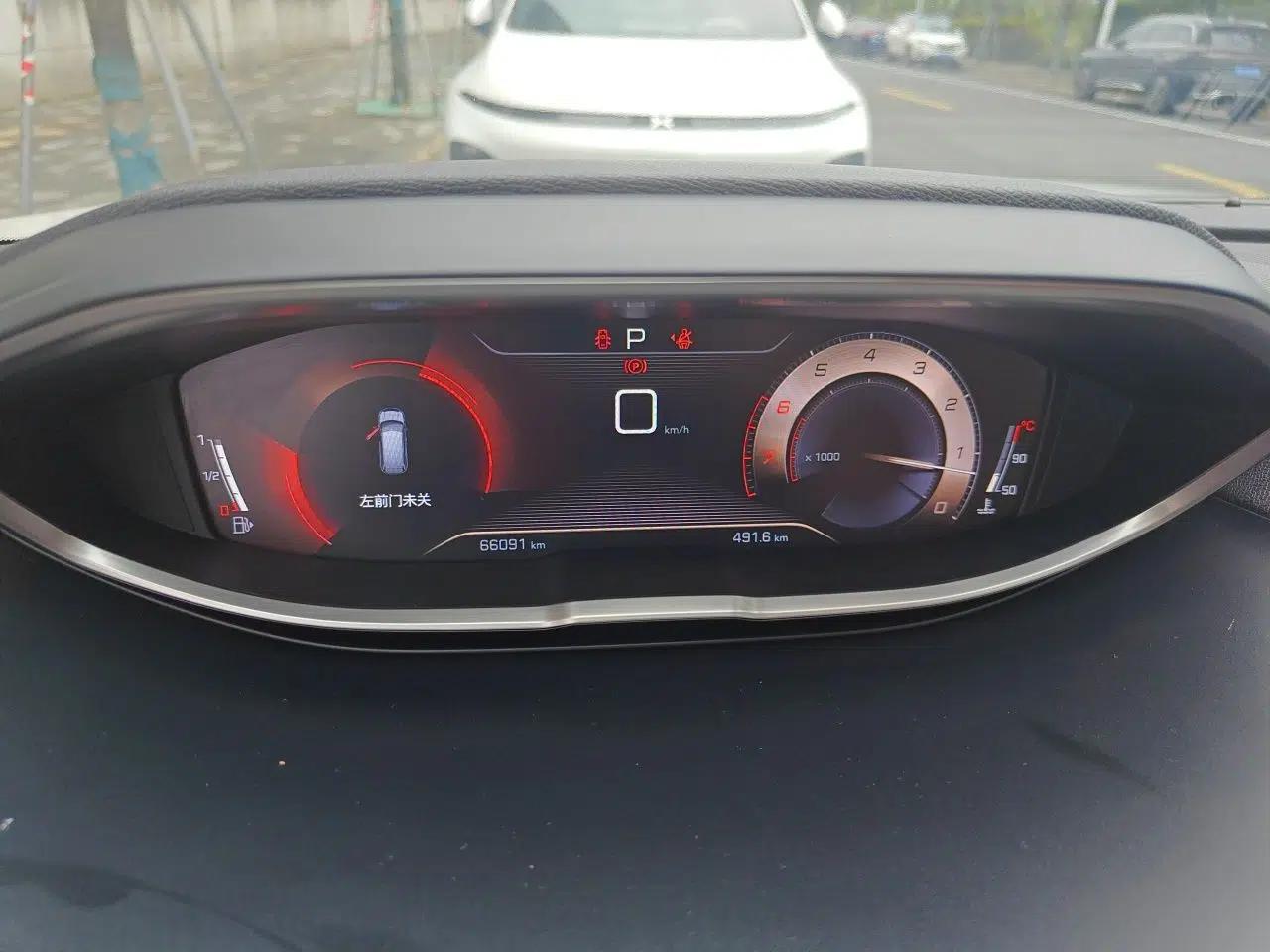 Peugeot 5008 2019 350THP 5-seat Elite Edition — миниатюра 12