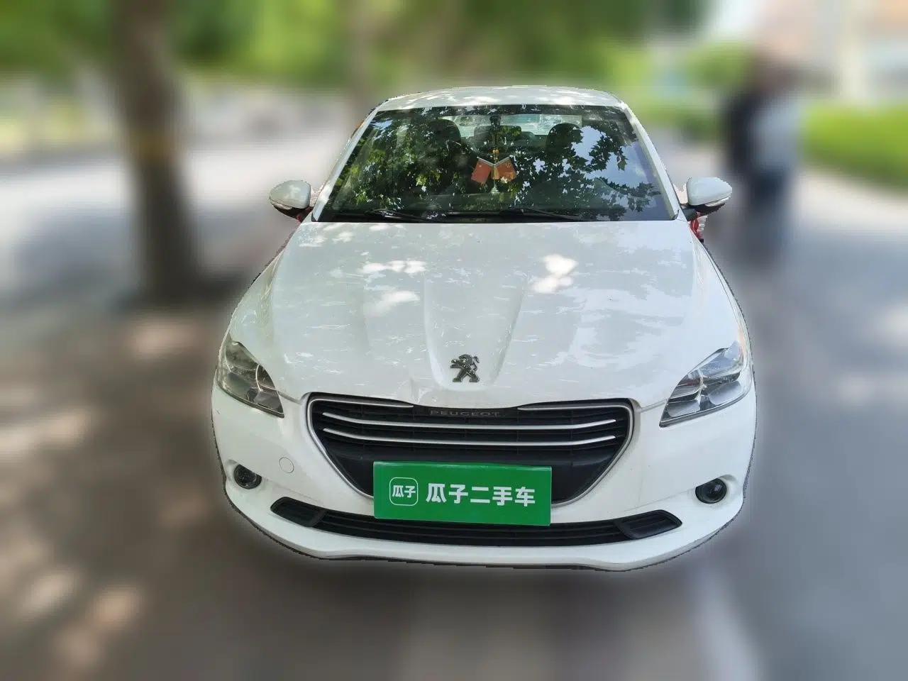 Peugeot 301 2014 1.6L Manual Comfort Edition — миниатюра 2