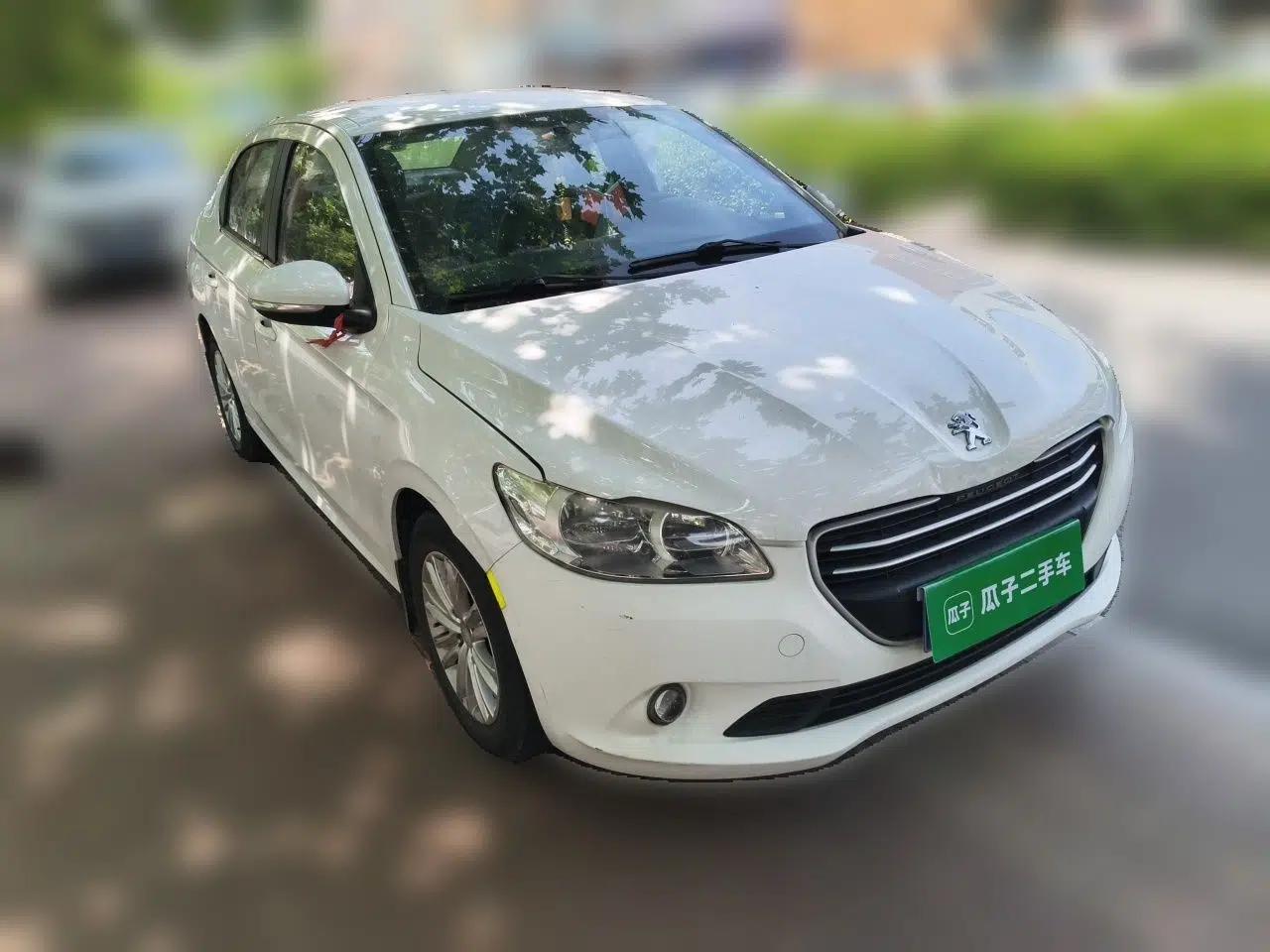 Peugeot 301 2014 1.6L Manual Comfort Edition — миниатюра 3