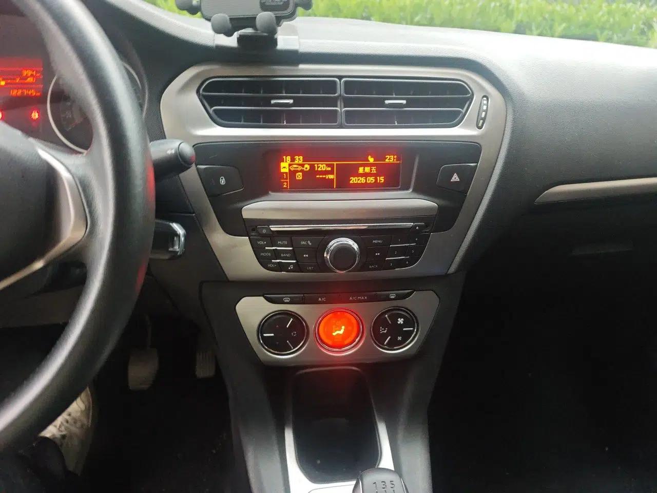 Peugeot 301 2014 1.6L Manual Luxury Edition — миниатюра 14