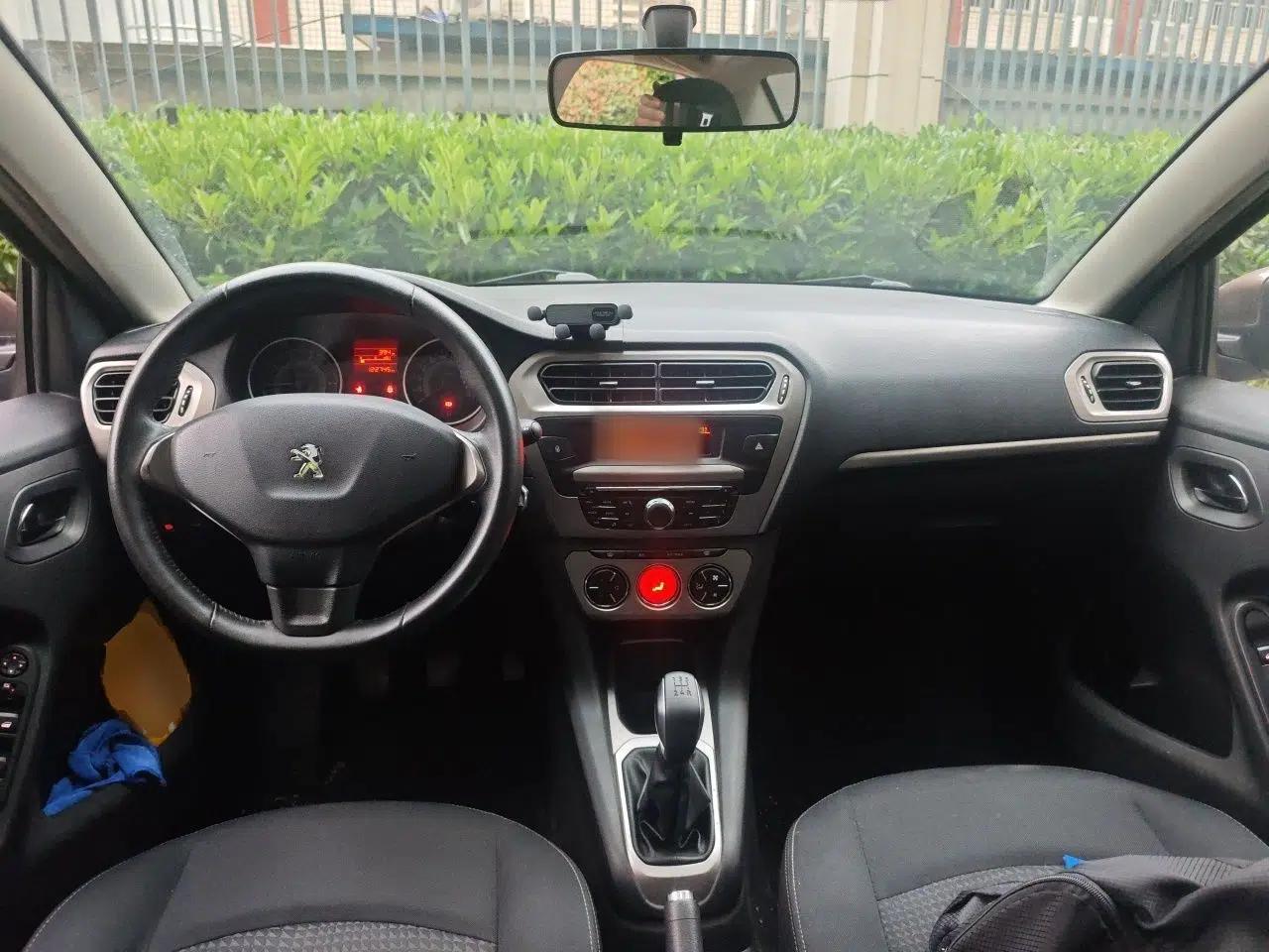 Peugeot 301 2014 1.6L Manual Luxury Edition — миниатюра 10
