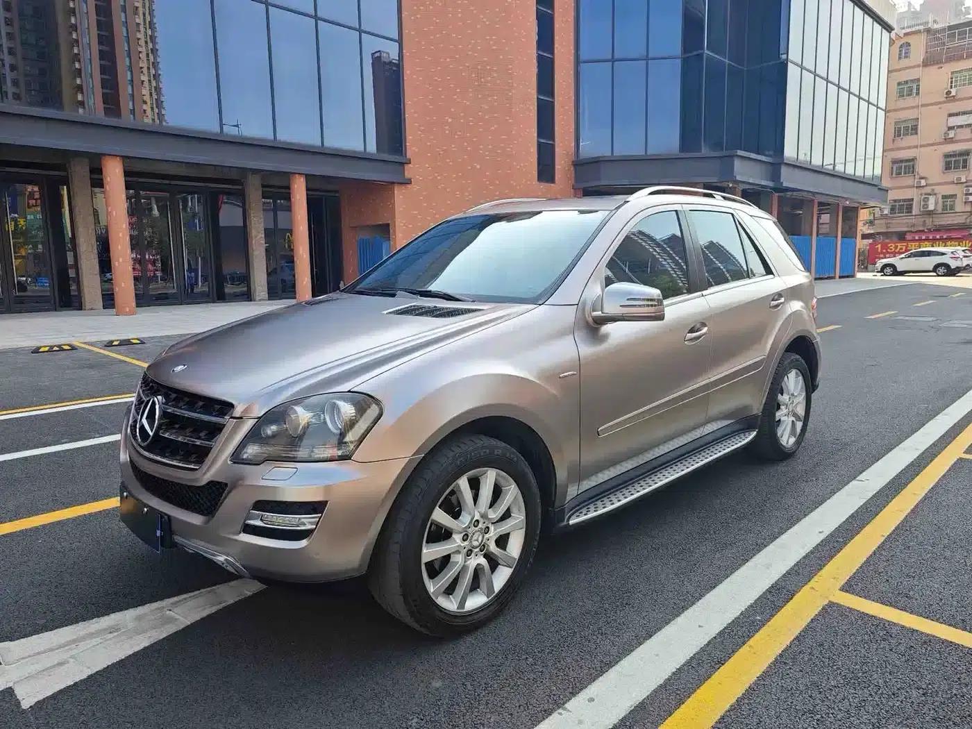 Mercedes-Benz M-Class 2010 ML 350 4MATIC Luxury Special Edition — миниатюра 1